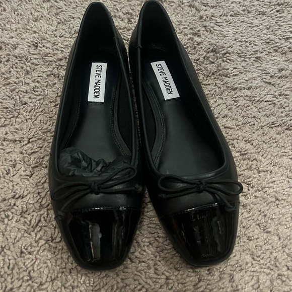 Steve Madden Black Patent Flats - Picture 1 of 6